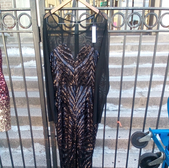 Good Times USA Women's Black Dress - Picture 1 of 3